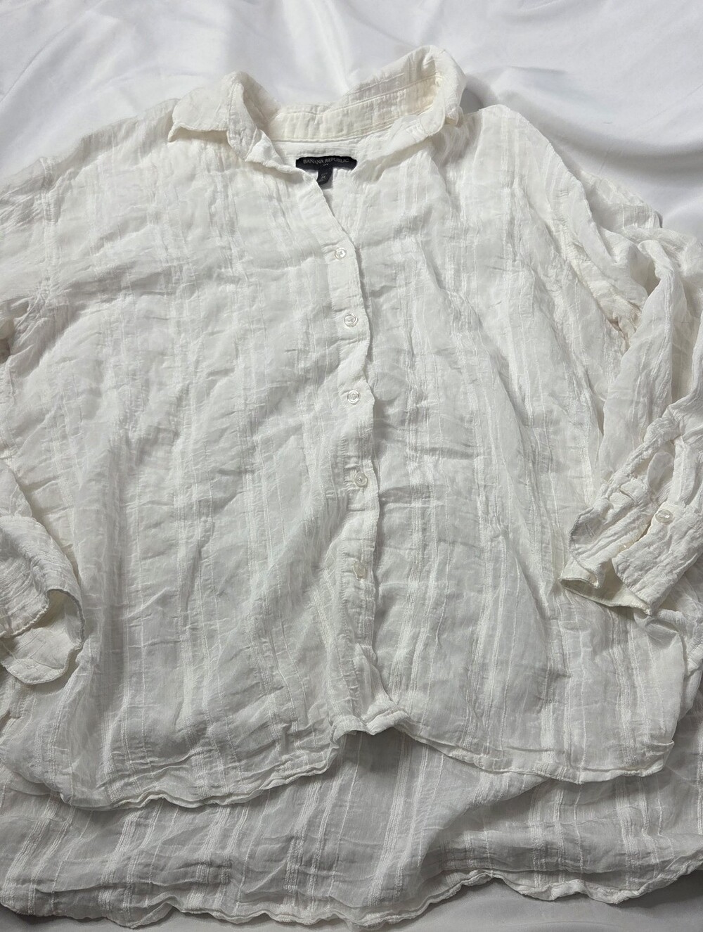 Banana Republic White Lightweight Button-Up Women's Top